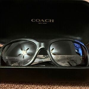 Women black sunglasses